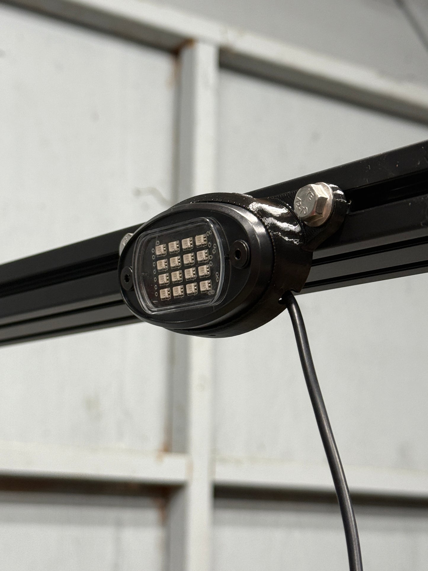 Extrusion Rock Light Mount