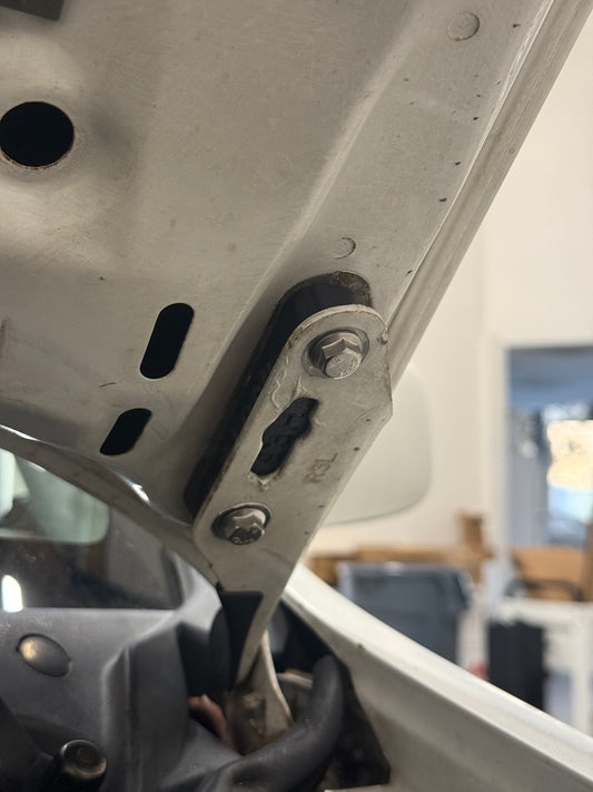 1st gen CRV Hood Riser Kit