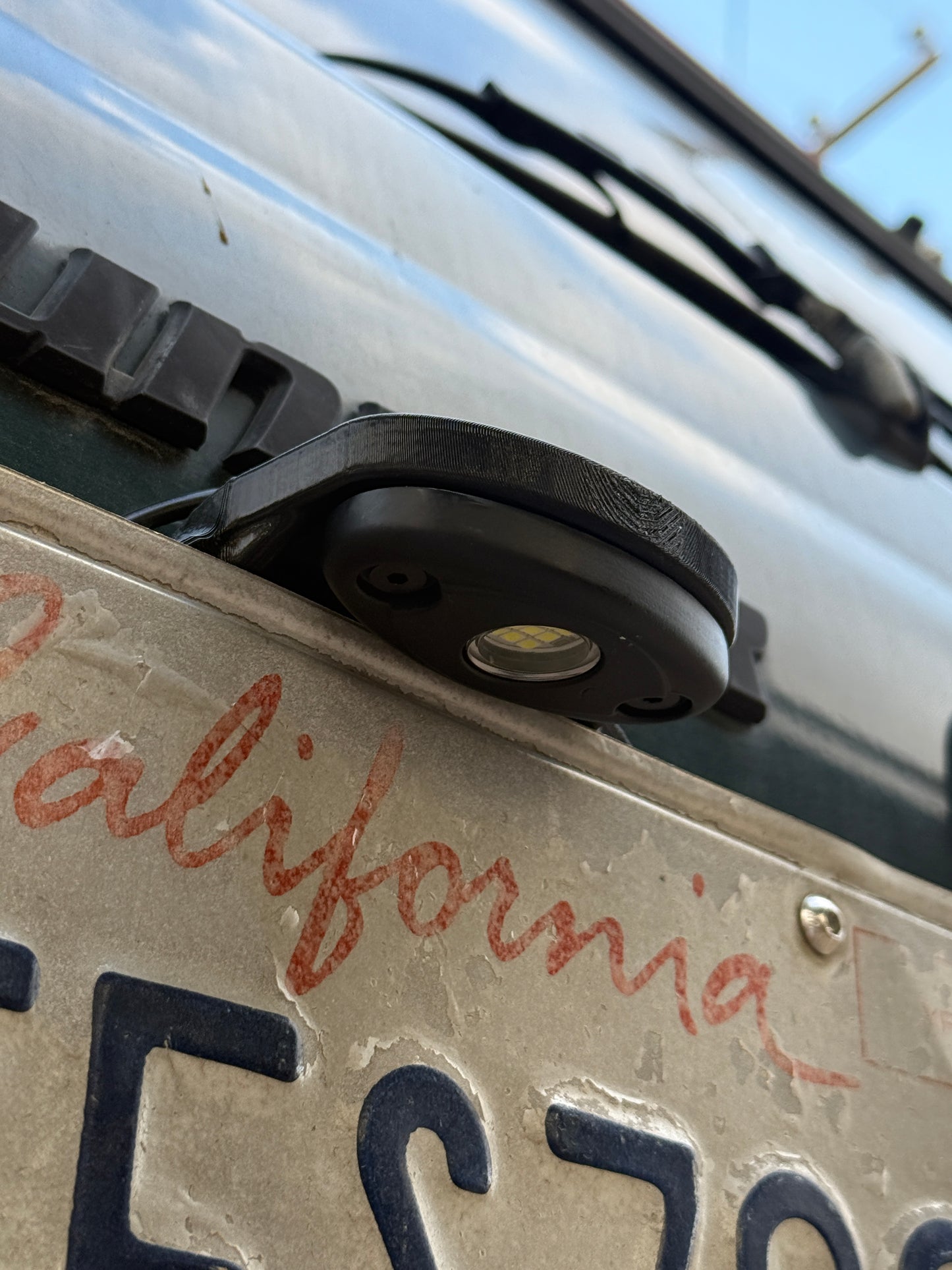 Magnetic License Plate Mount