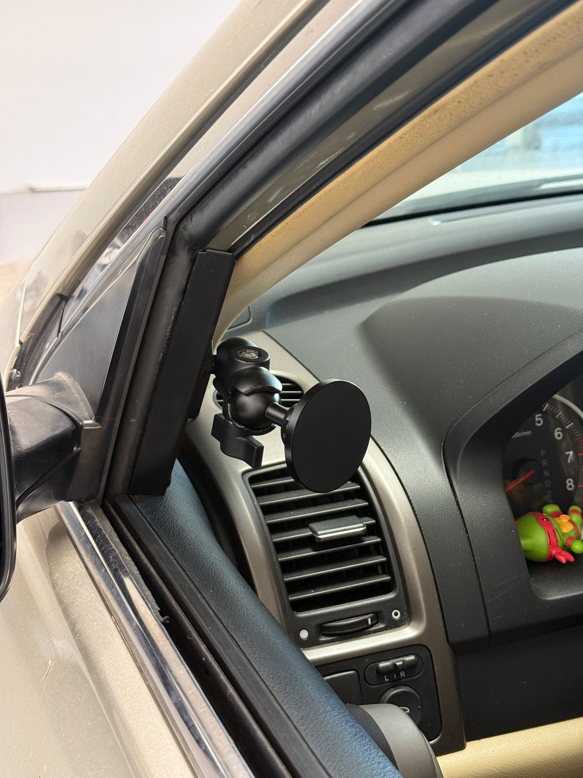 3rd Gen CRV Phone & Accessory Door Panel Mount