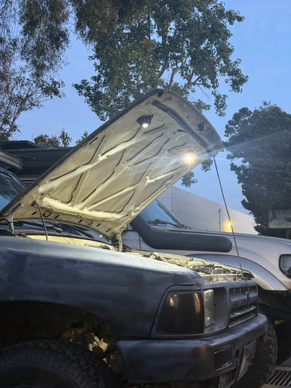 5th gen Toyota Pickup Hood Light Kit