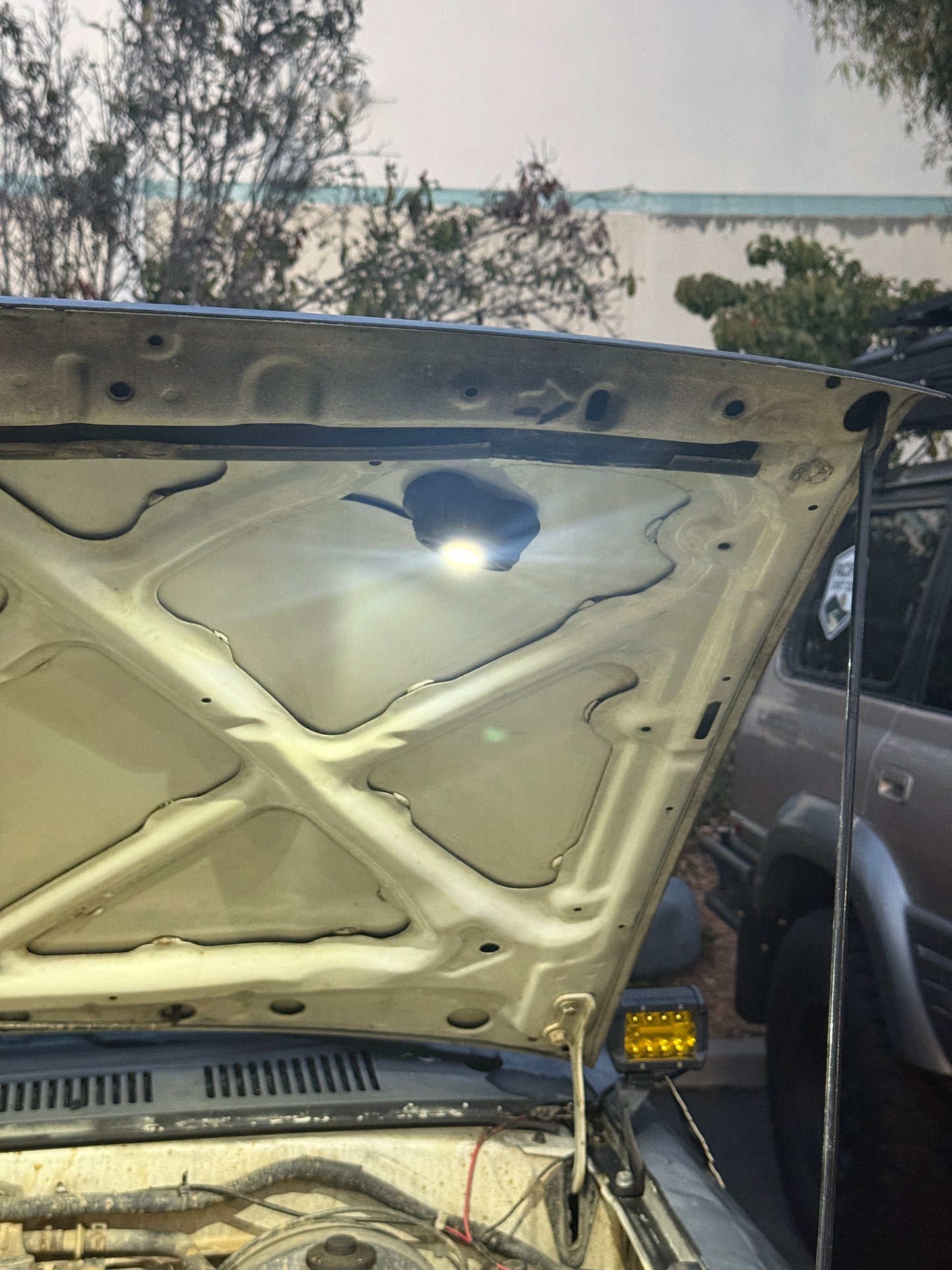 5th gen Toyota Pickup Hood Light Kit