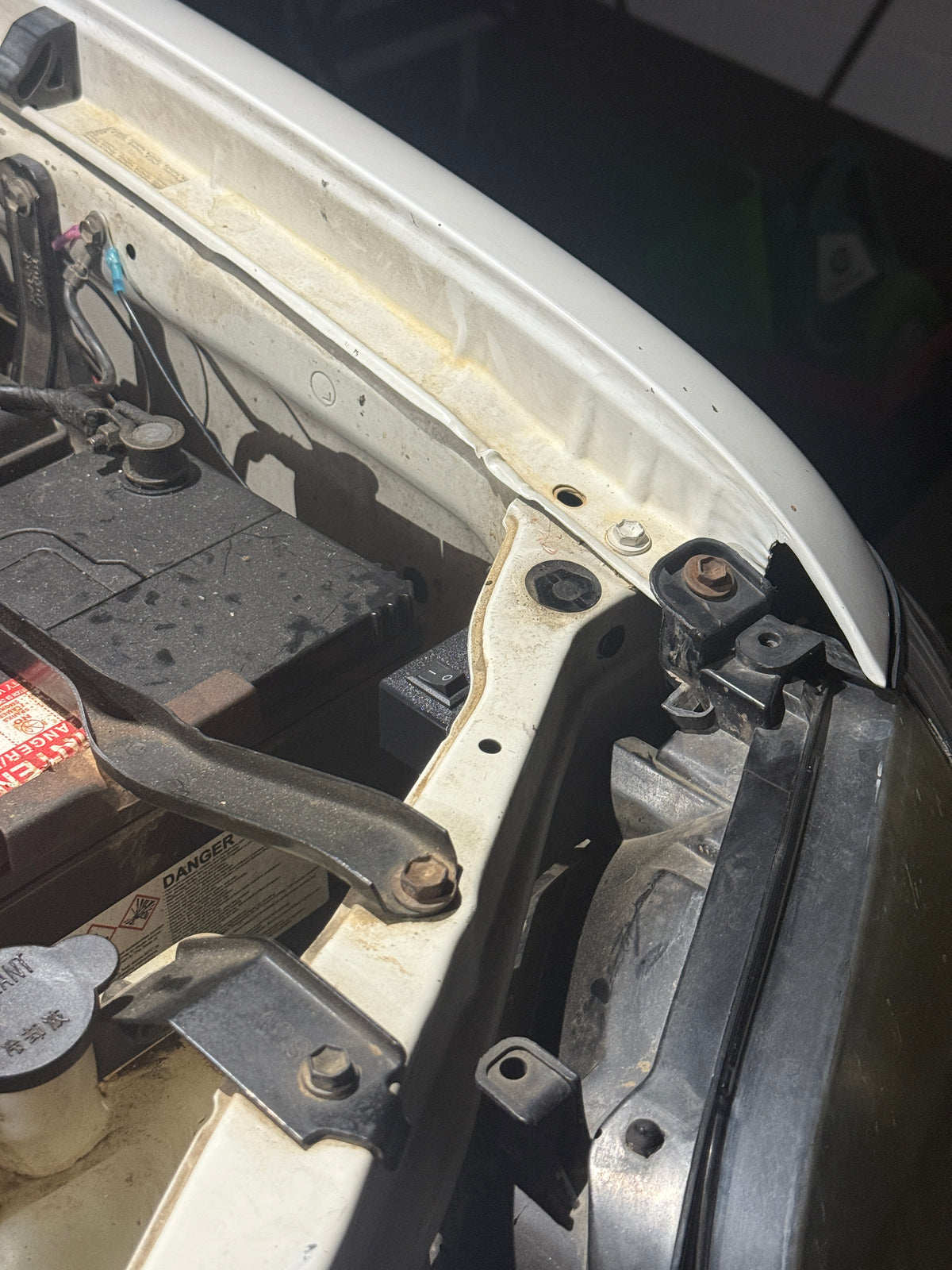 1st gen Sequoia Hood Light Kit