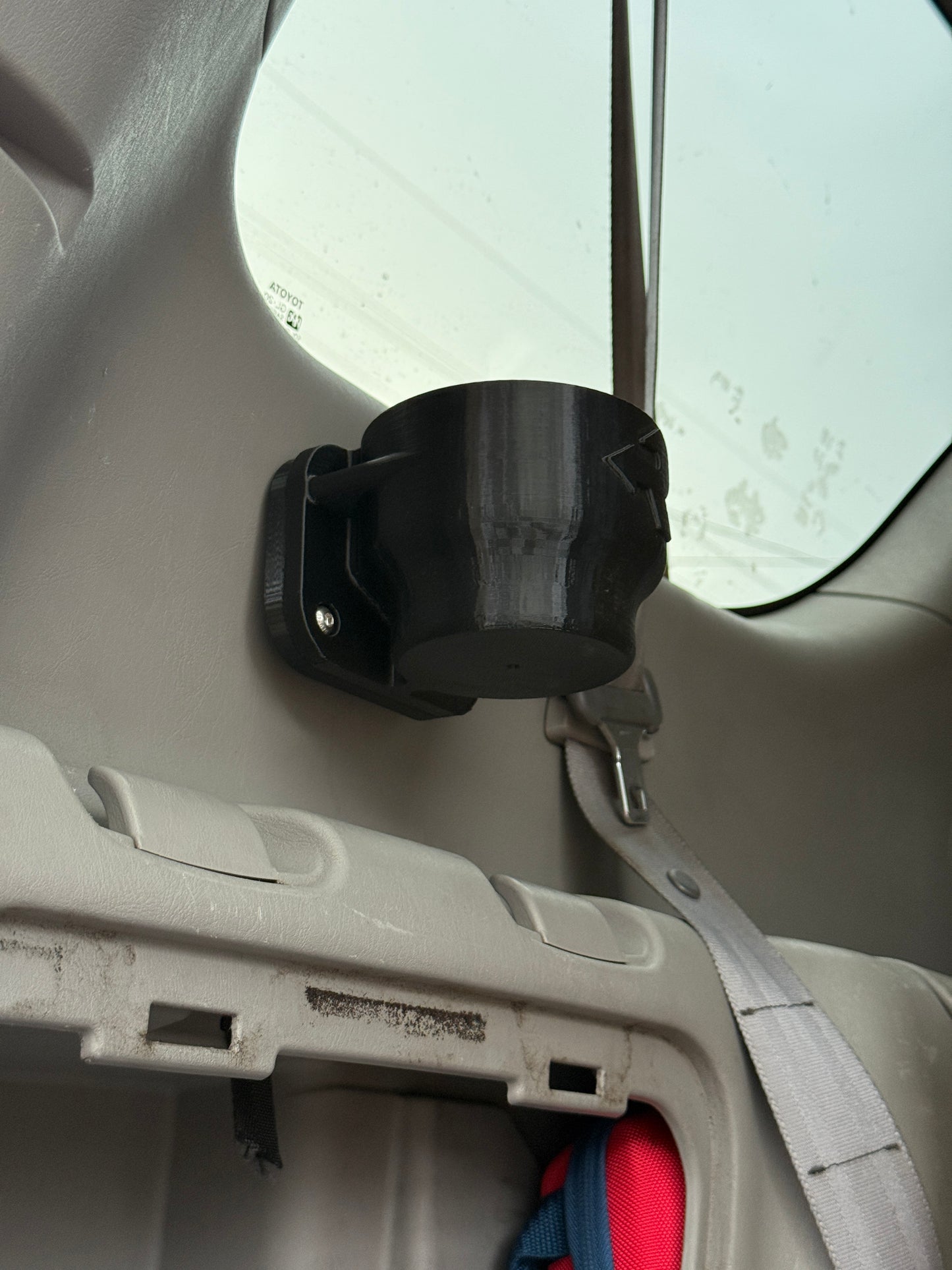 1st gen Sequoia Cargo Cup Holder