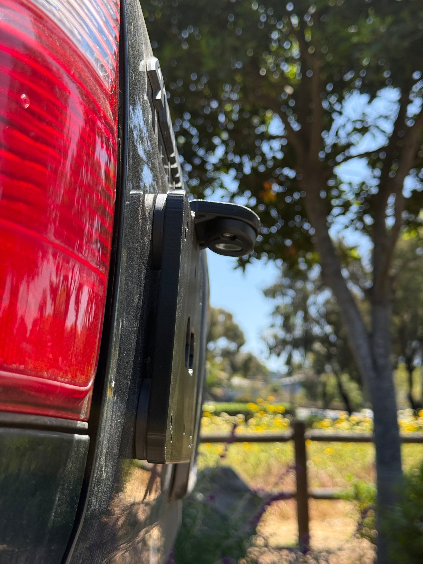 Magnetic License Plate Mount
