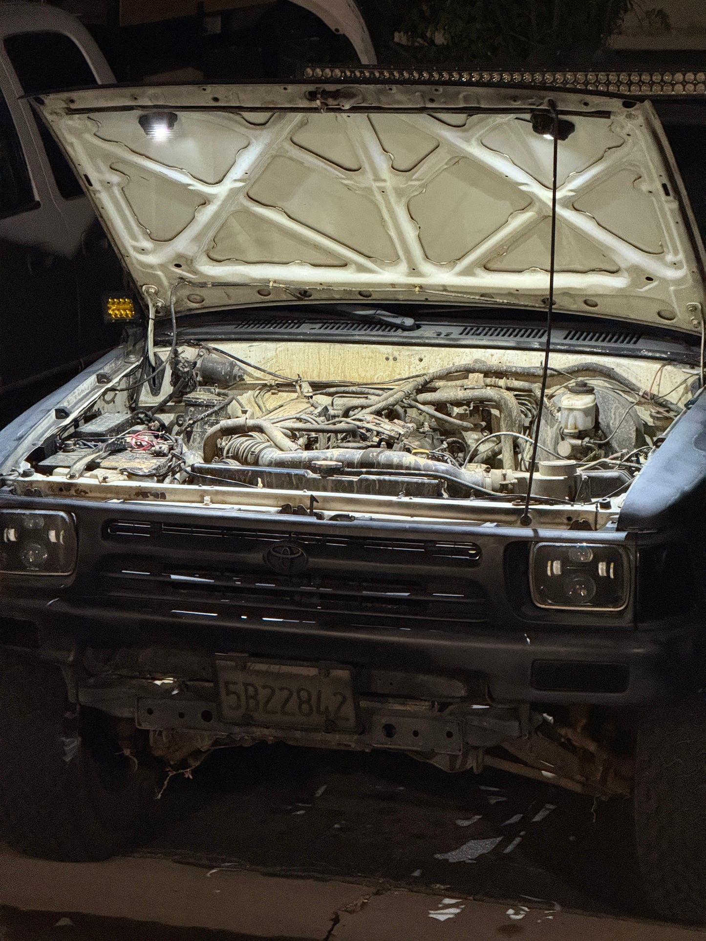 5th gen Toyota Pickup Hood Light Kit