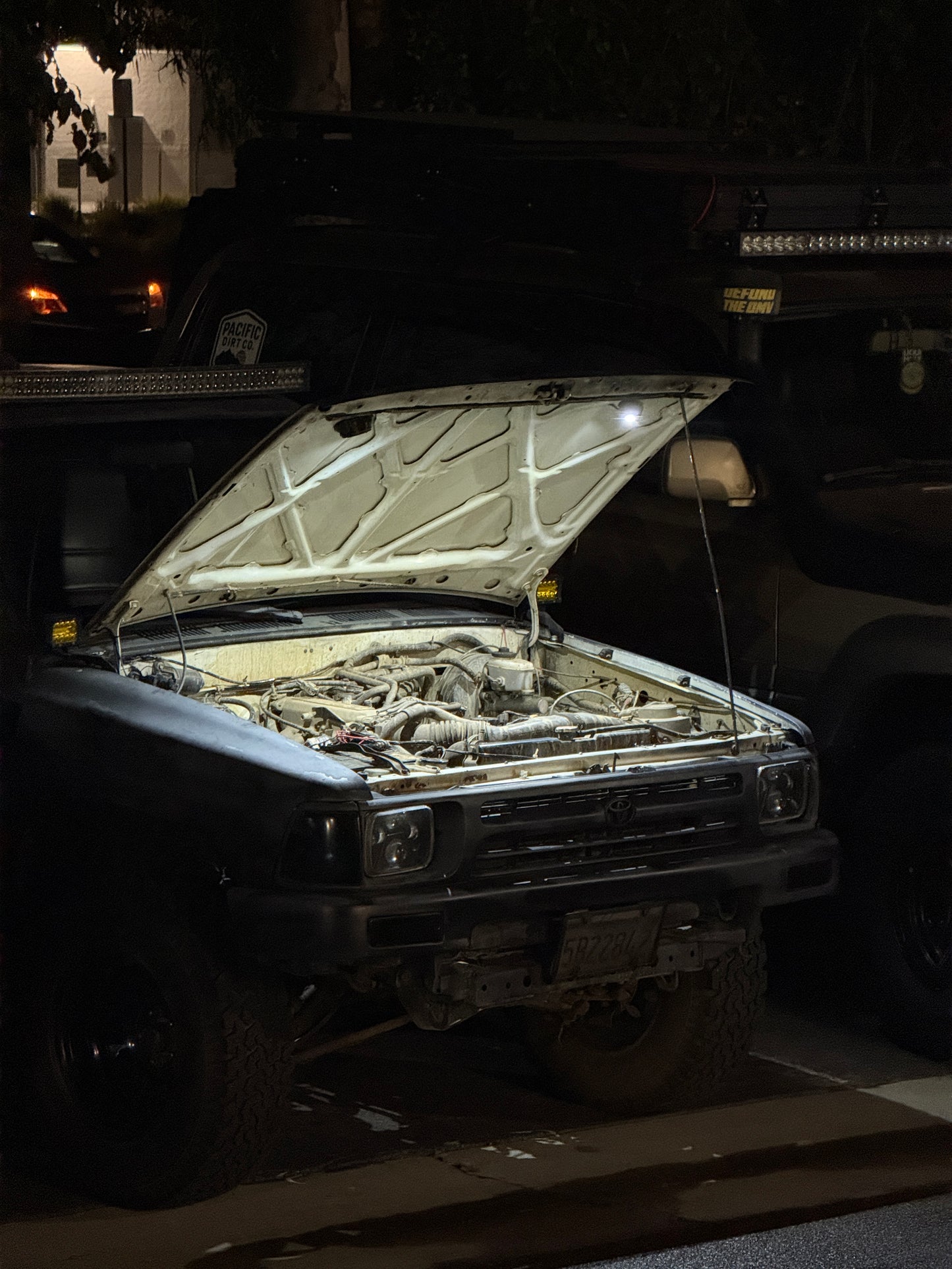 5th gen Toyota Pickup Hood Light Kit