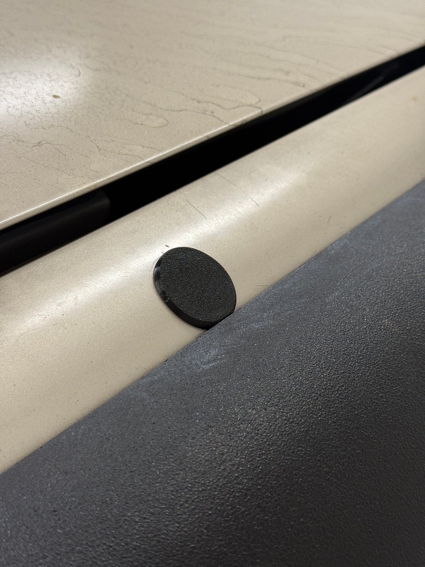 80 Series Antenna Delete Cover (2 Pack)